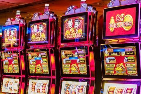 High variance online pokies are common but they are not to everyone's taste. Find out what is meant by the term and what to expect from them.