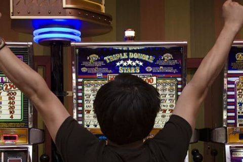 Poker machines are simple by design but that does not mean you cannot fall into the trap of making these common pokies mistakes.